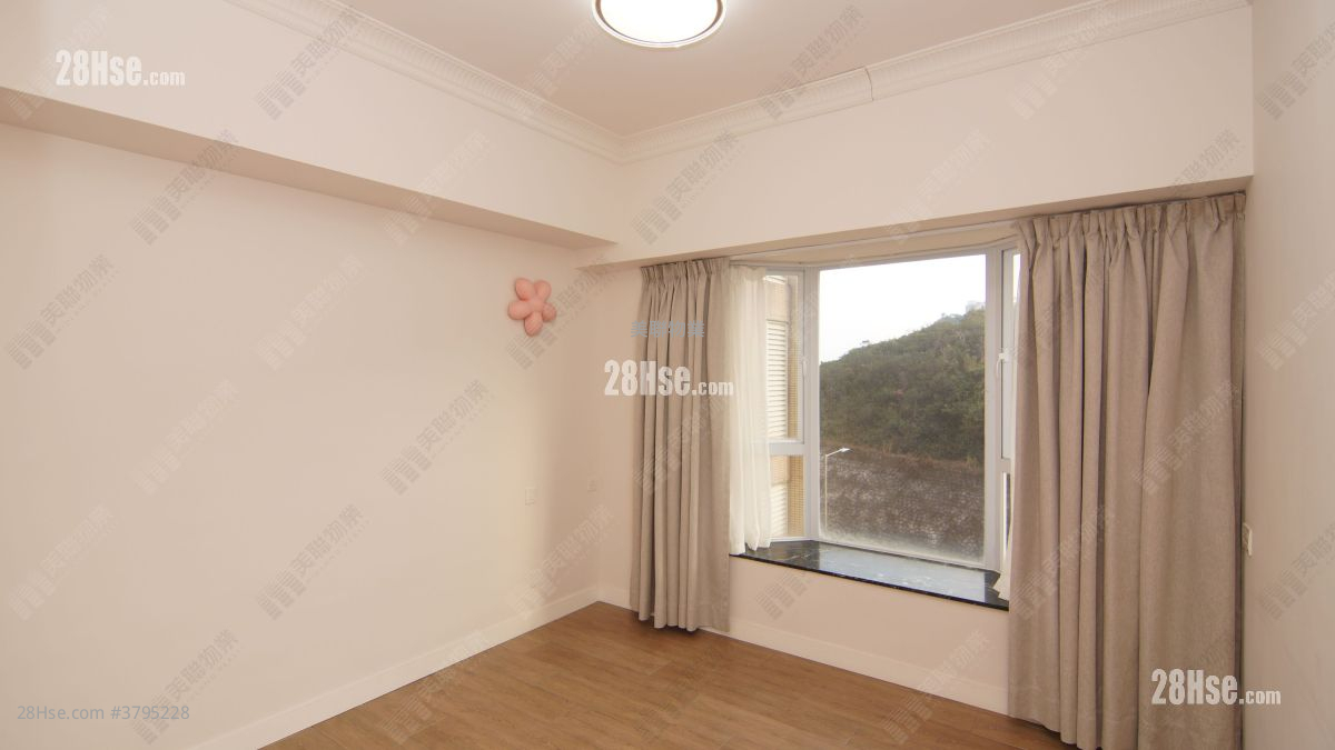 The Redhill Peninsula Rental 3 Bedrooms , 3 Bathrooms 1,575 ft²