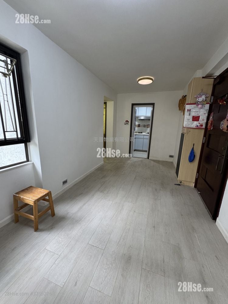 Hung Hom Gardens Sell 3 Bedrooms , 1 Bathroom 480 ft²