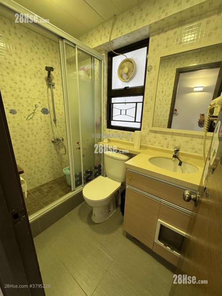 Hung Hom Gardens Sell 3 Bedrooms , 1 Bathroom 480 ft²