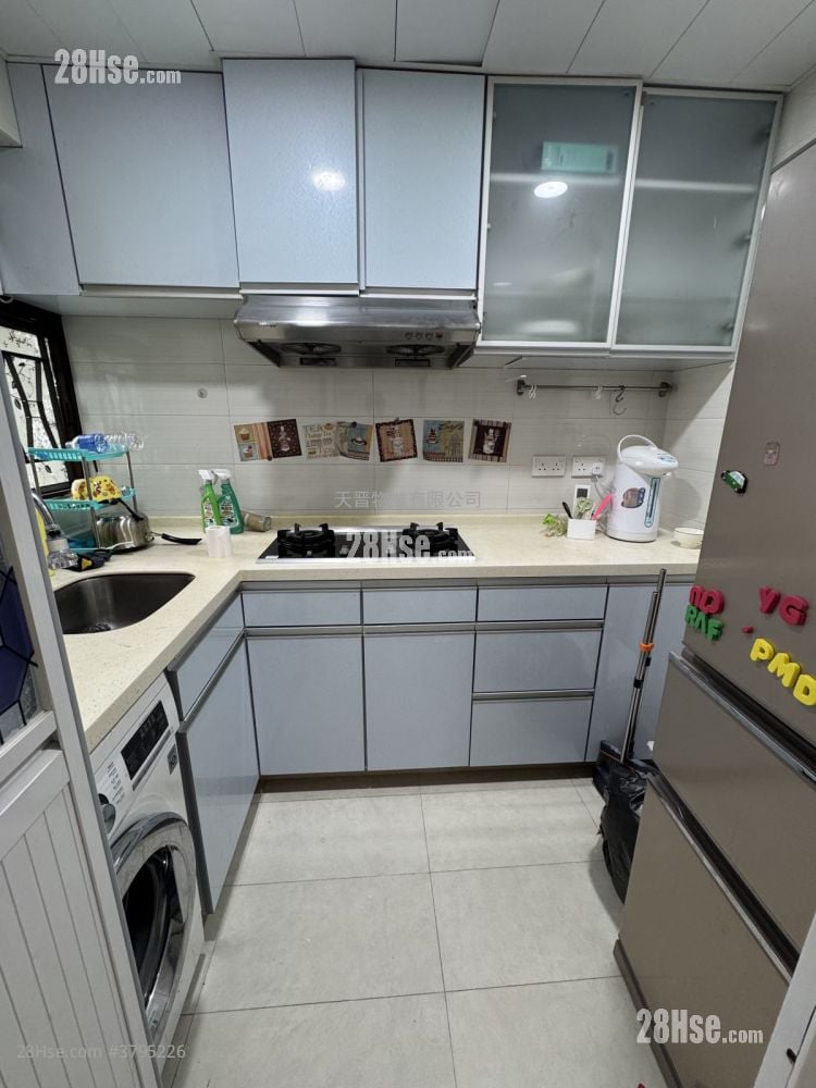 Hung Hom Gardens Sell 3 Bedrooms , 1 Bathroom 480 ft²