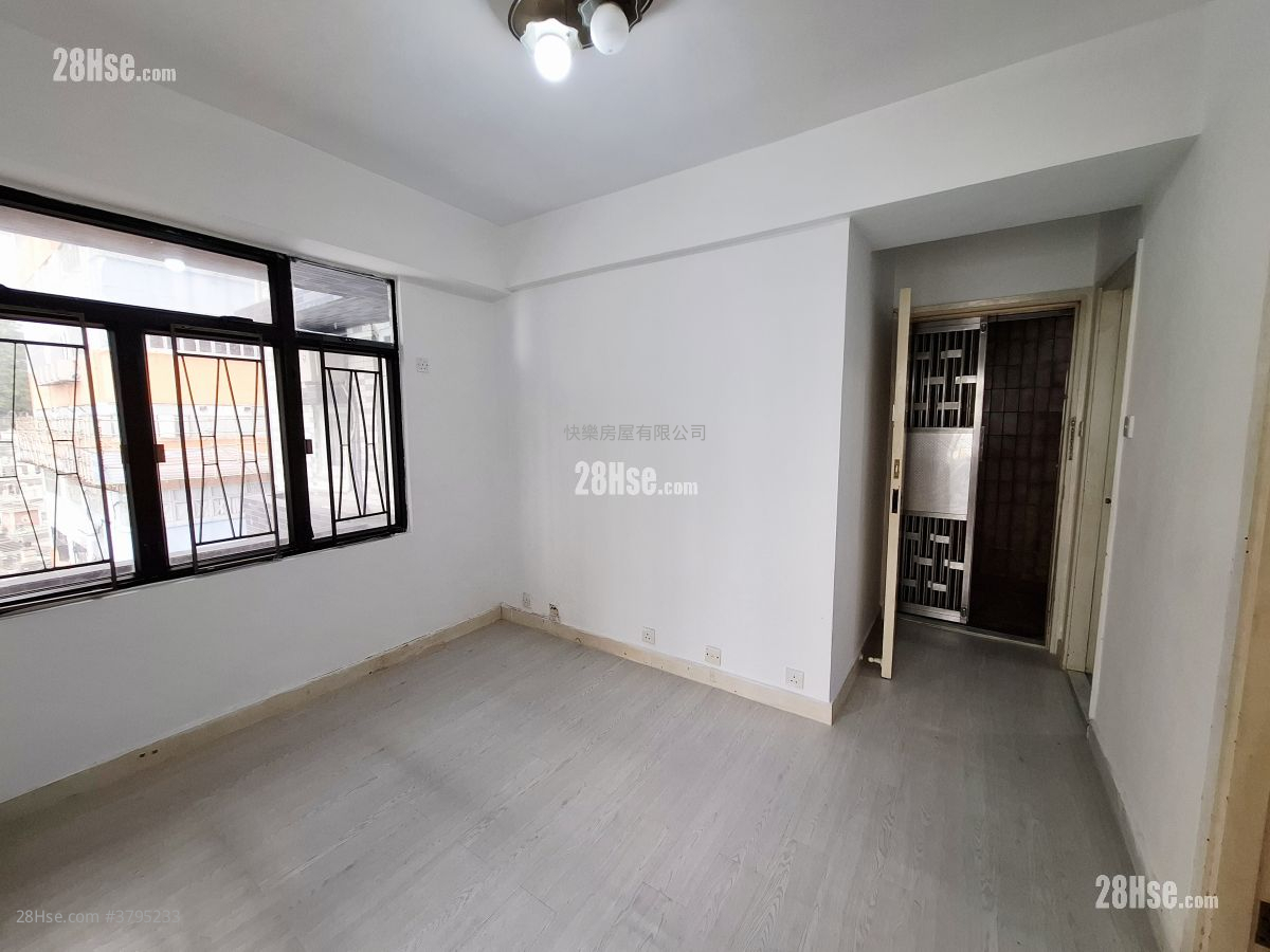 福群大楼 售盘 2 房 , 1 浴室 325 平方尺