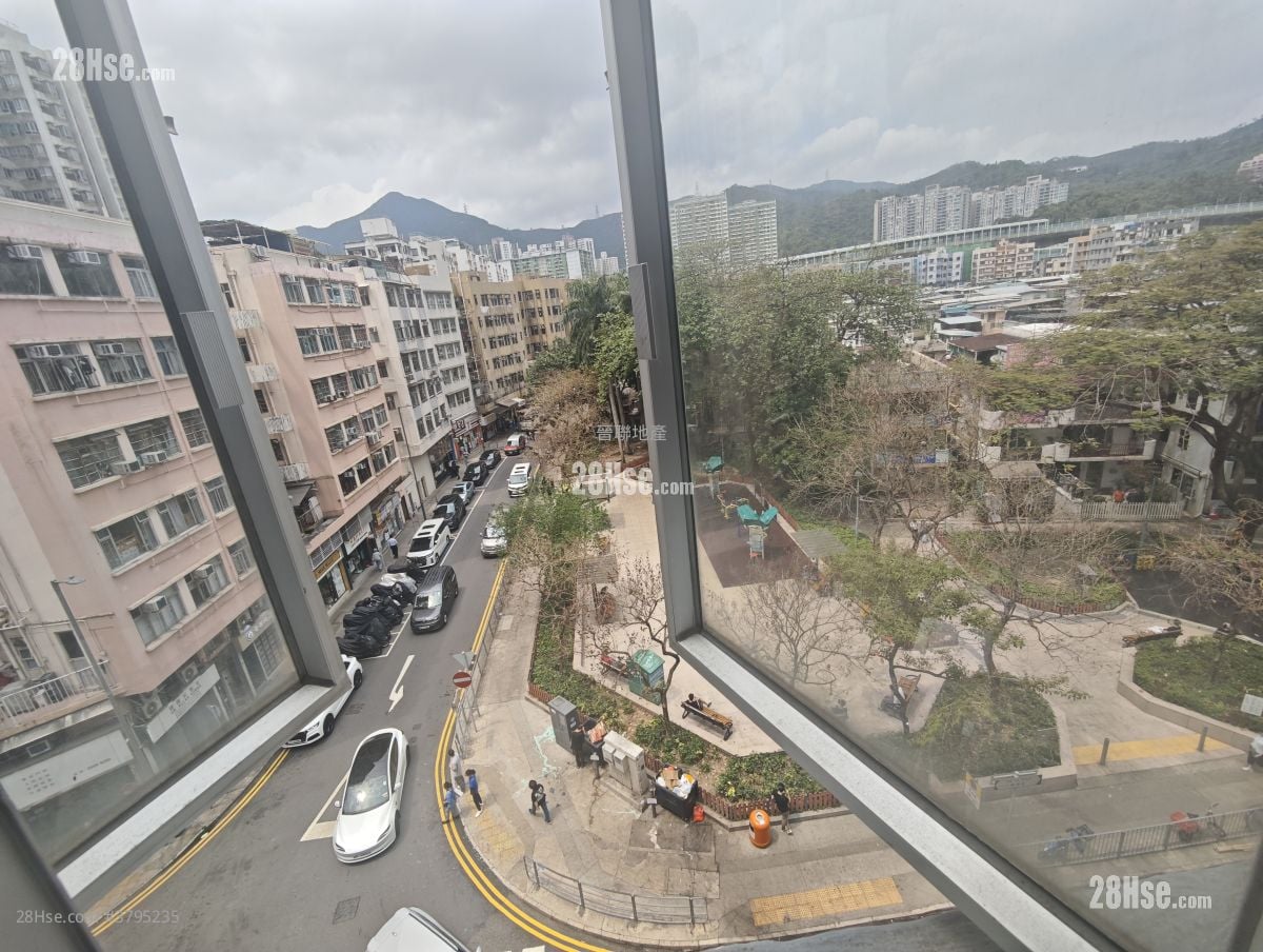 康乐楼 售盘 4 房 , 4 浴室 415 平方尺