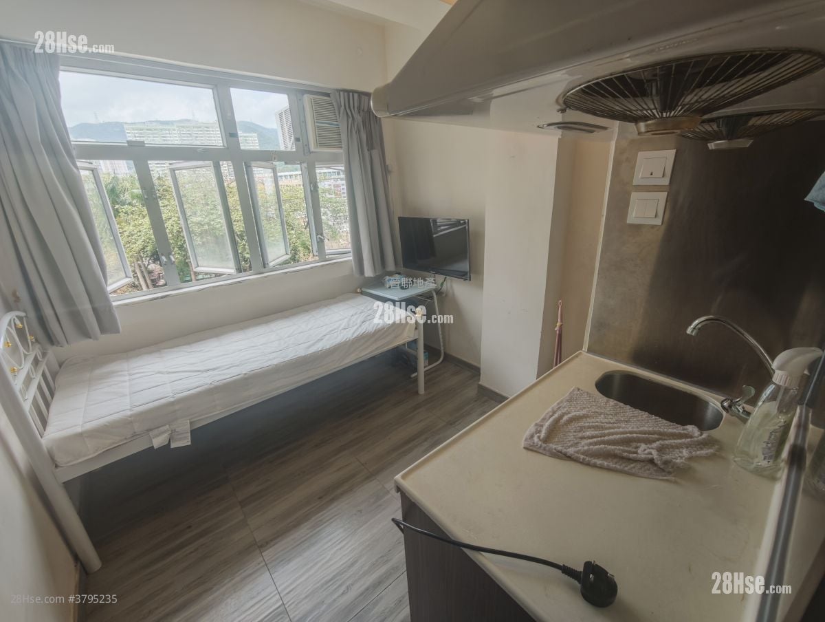 康乐楼 售盘 4 房 , 4 浴室 415 平方尺