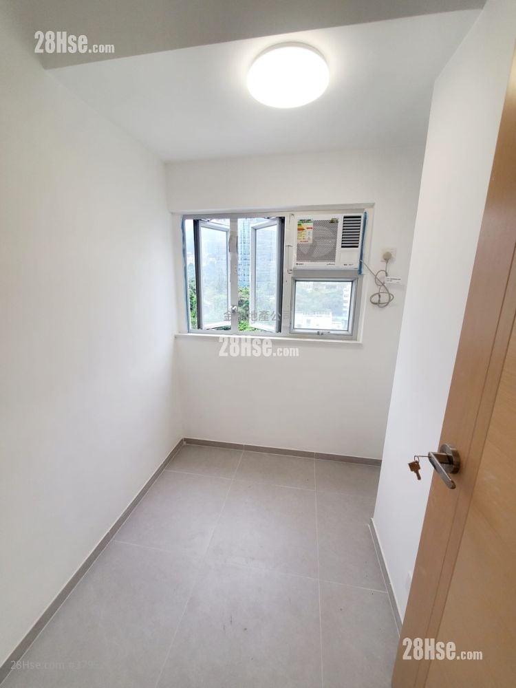 Wah To Building Sell 3 Bedrooms , 1 Bathroom 492 ft²