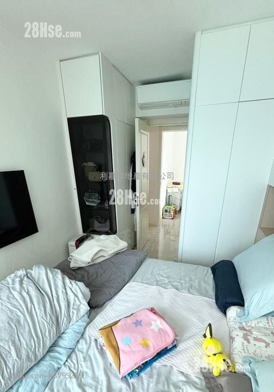 City Point Sell 3 Bedrooms , 2 Bathrooms 758 ft²