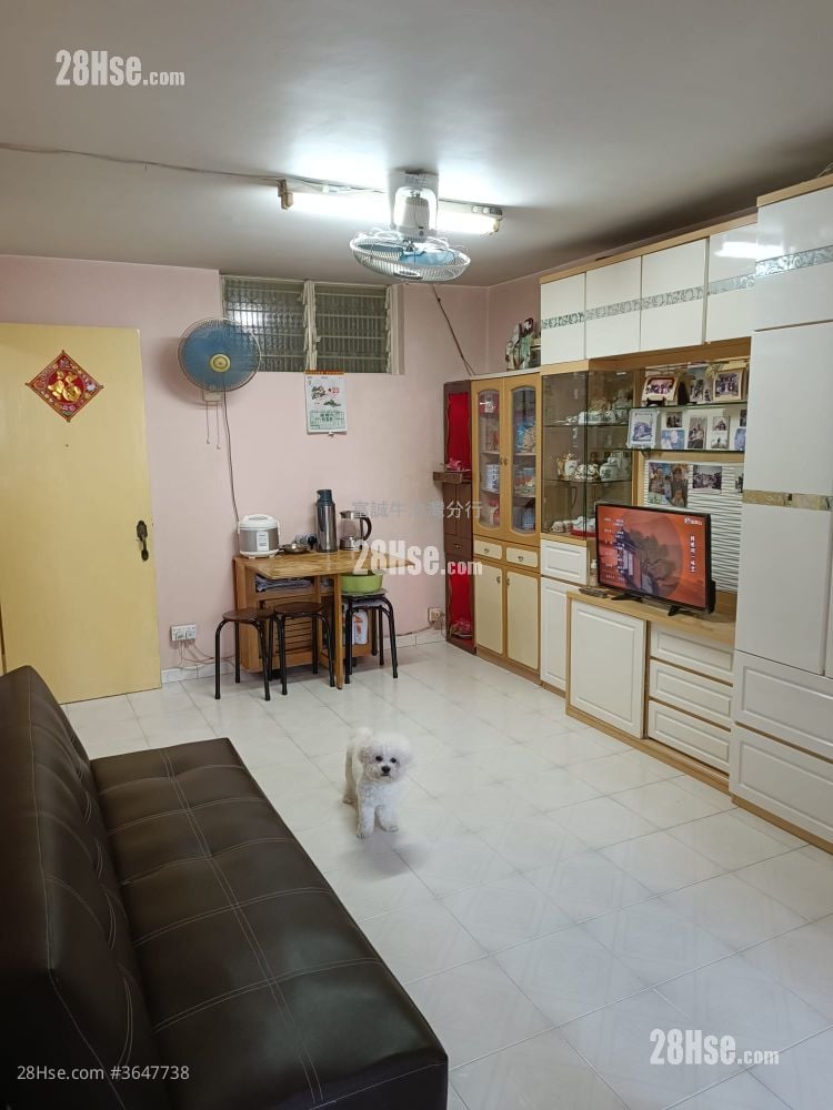 Lower Wong Tai Sin Estate Sell 2 Bedrooms , 1 Bathroom 377 ft²