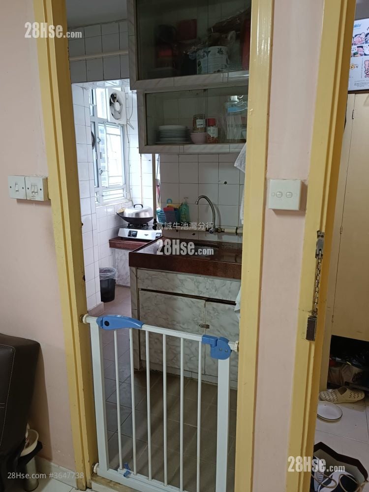 Lower Wong Tai Sin Estate Sell 2 Bedrooms , 1 Bathroom 377 ft²