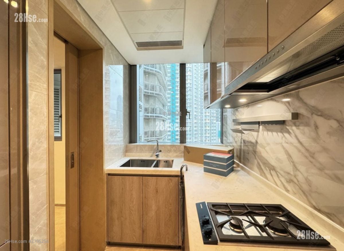 维港滙 售盘 3 房 790 平方尺