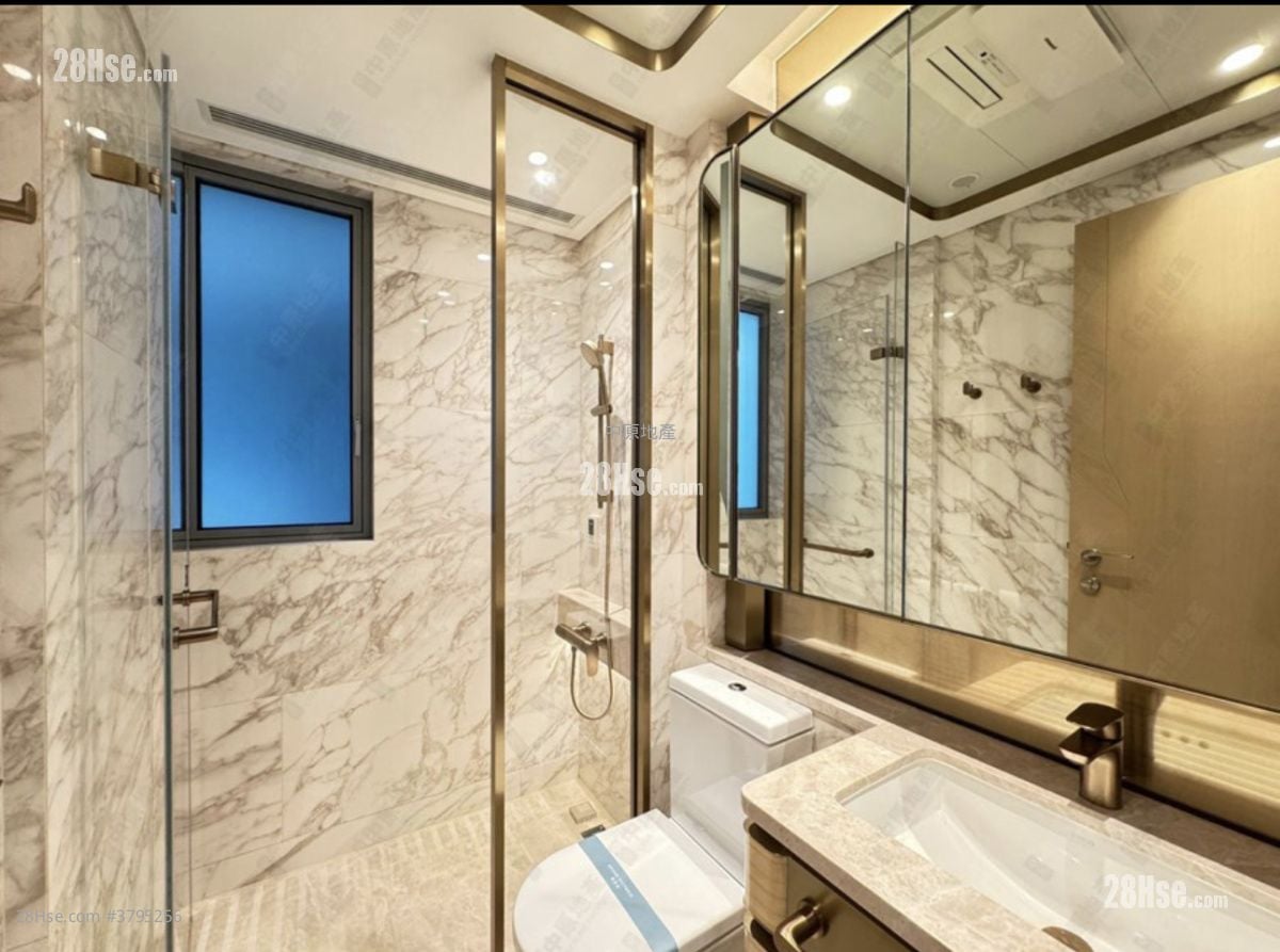 维港滙 售盘 3 房 790 平方尺