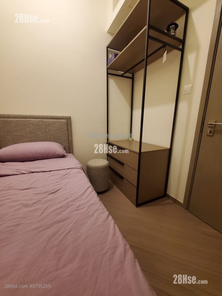 Yoho West Sell 2 Bedrooms , 1 Bathroom 409 ft²