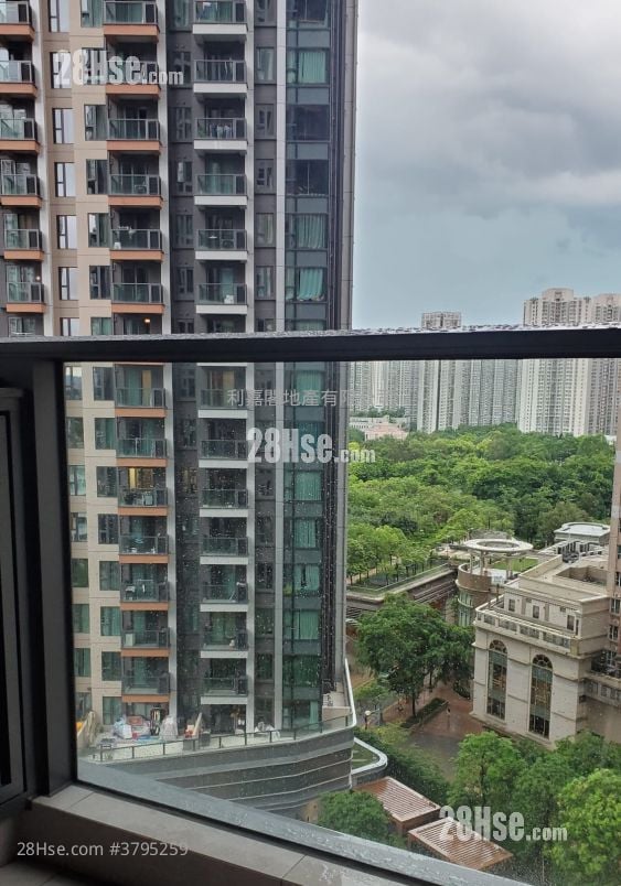 Yoho West Sell 2 Bedrooms , 1 Bathroom 409 ft²