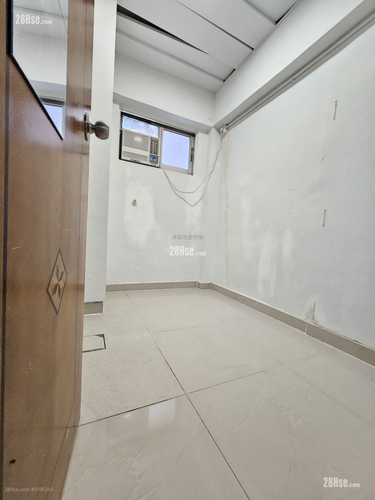 单幢楼房 租盘 1 房 , 1 浴室 138 平方尺