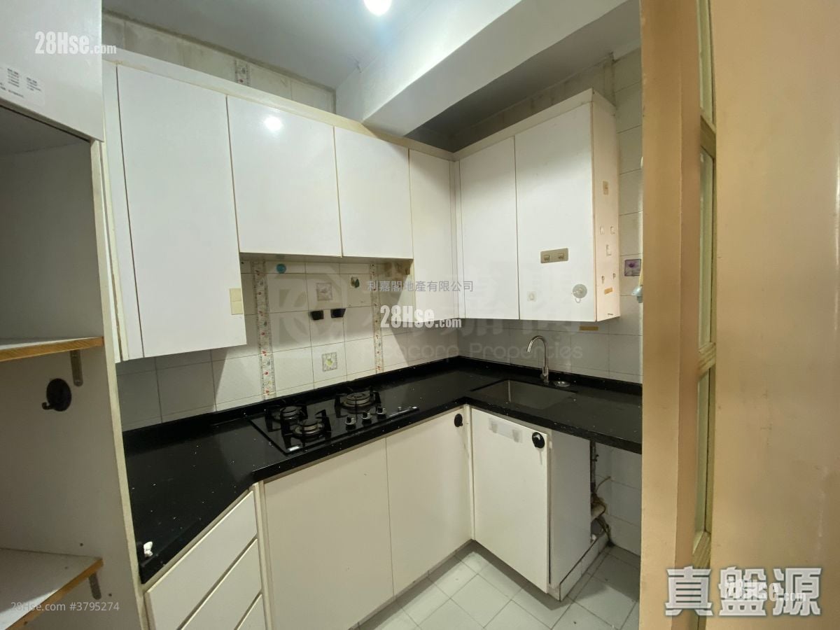 Kingswood Villas Sell 3 Bedrooms 547 ft²