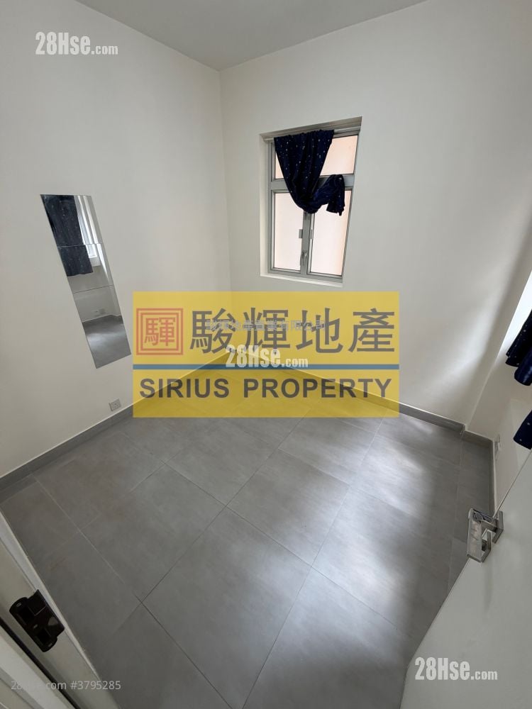Man Yiu Building Rental 3 Bedrooms , 1 Bathroom 665 ft²