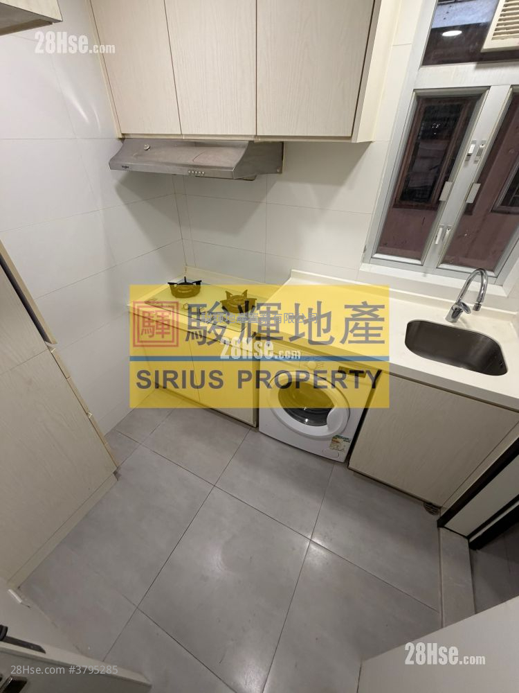 Man Yiu Building Rental 3 Bedrooms , 1 Bathroom 665 ft²