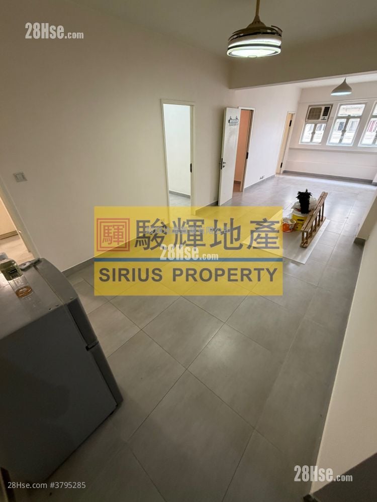 Man Yiu Building Rental 3 Bedrooms , 1 Bathroom 665 ft²