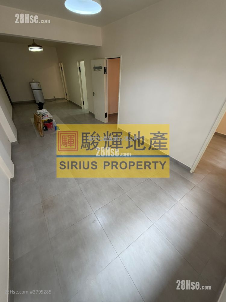 Man Yiu Building Rental 3 Bedrooms , 1 Bathroom 665 ft²