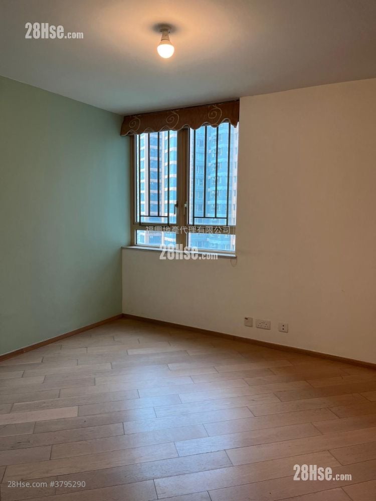 Harbour Place Sell 3 Bedrooms , 1 Bathroom 593 ft²