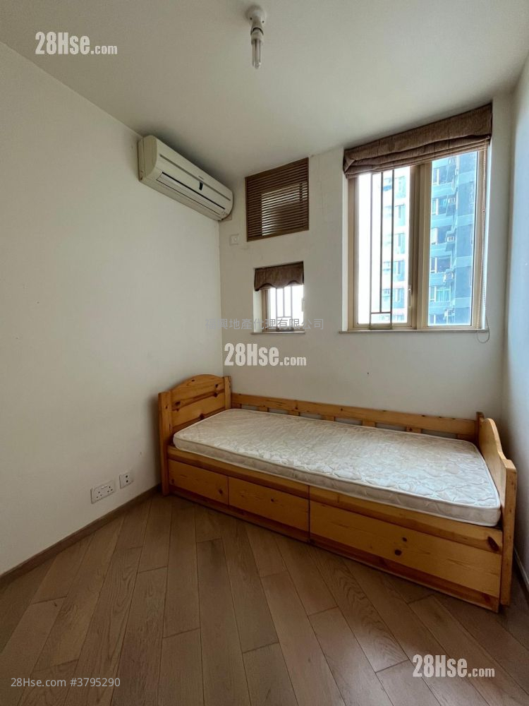 Harbour Place Sell 3 Bedrooms , 1 Bathroom 593 ft²