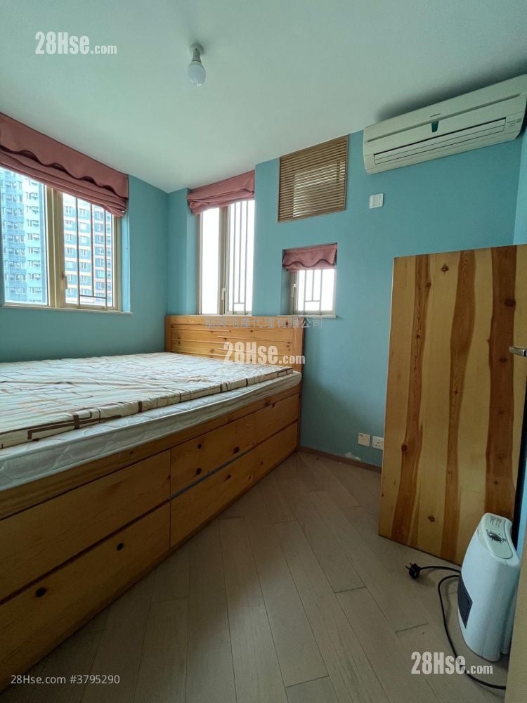 Harbour Place Sell 3 Bedrooms , 1 Bathroom 593 ft²