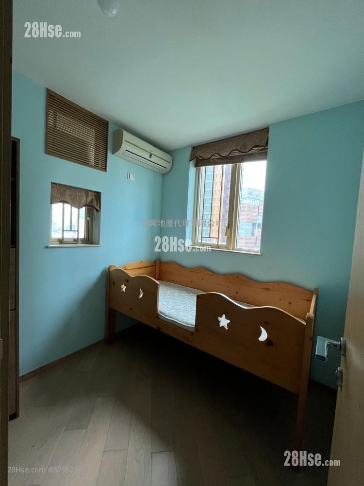 Harbour Place Sell 3 Bedrooms , 1 Bathroom 593 ft²