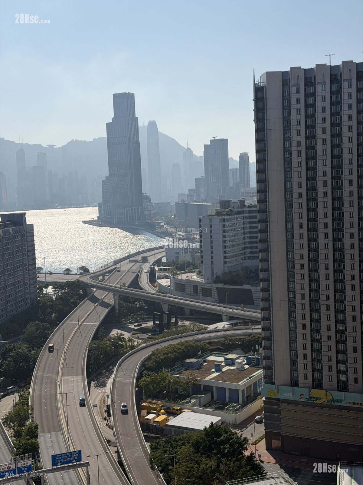 Harbour Place Sell 3 Bedrooms , 1 Bathroom 593 ft²