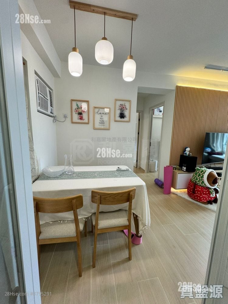 Kingswood Villas Sell 2 Bedrooms 442 ft²