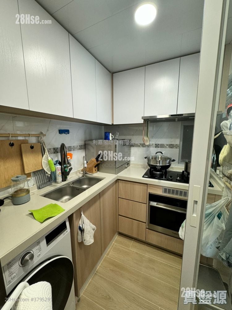 Kingswood Villas Sell 2 Bedrooms 442 ft²