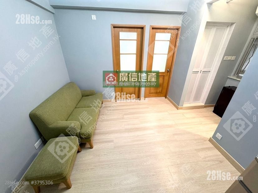 Hung Fai Building Sell 2 Bedrooms , 1 Bathroom 335 ft²