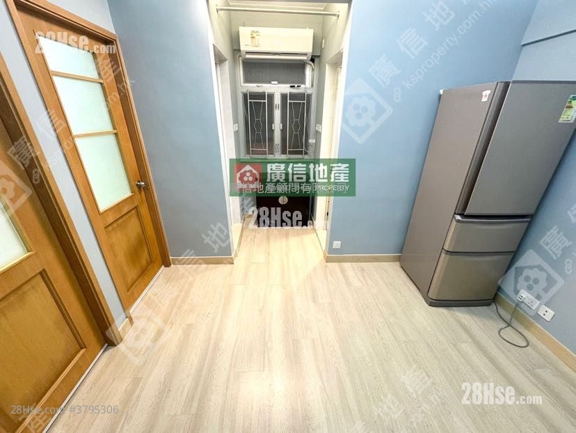 Hung Fai Building Sell 2 Bedrooms , 1 Bathroom 335 ft²