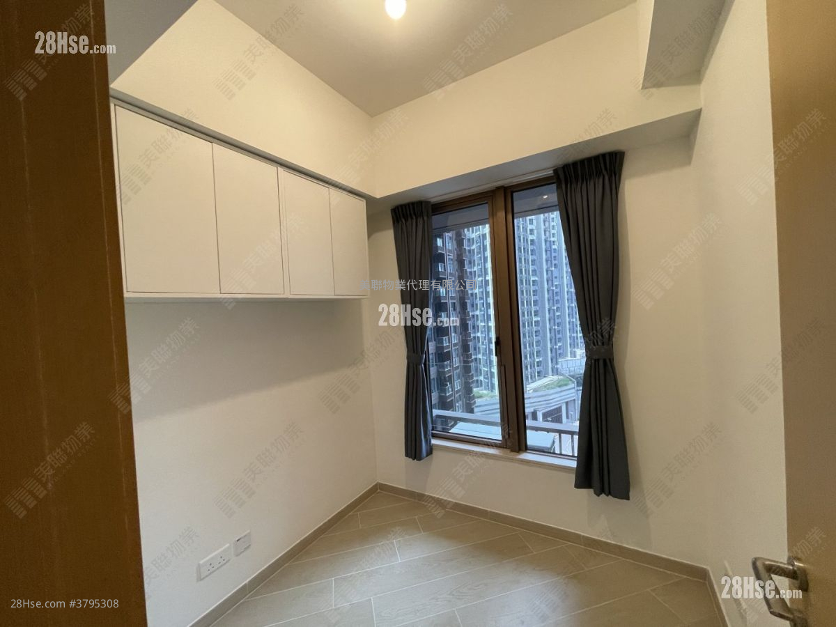 Lp10 Sell 2 Bedrooms 512 ft²