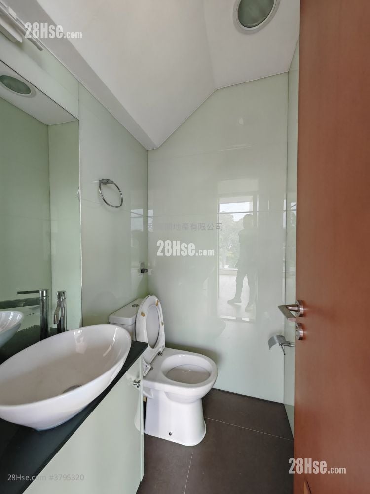 L'utopie Rental 4 Bedrooms , 2 Bathrooms 1,533 ft²