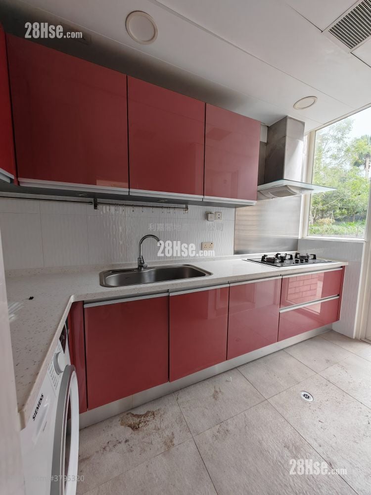 L'utopie Rental 4 Bedrooms , 2 Bathrooms 1,533 ft²