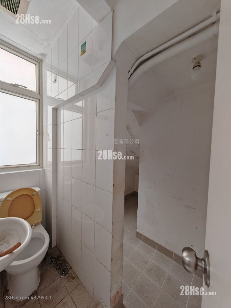 L'utopie Rental 4 Bedrooms , 2 Bathrooms 1,533 ft²