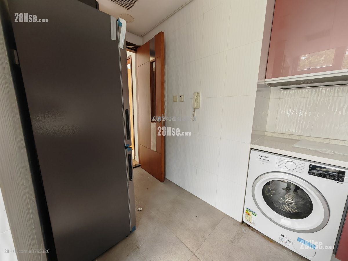 L'utopie Rental 4 Bedrooms , 2 Bathrooms 1,533 ft²