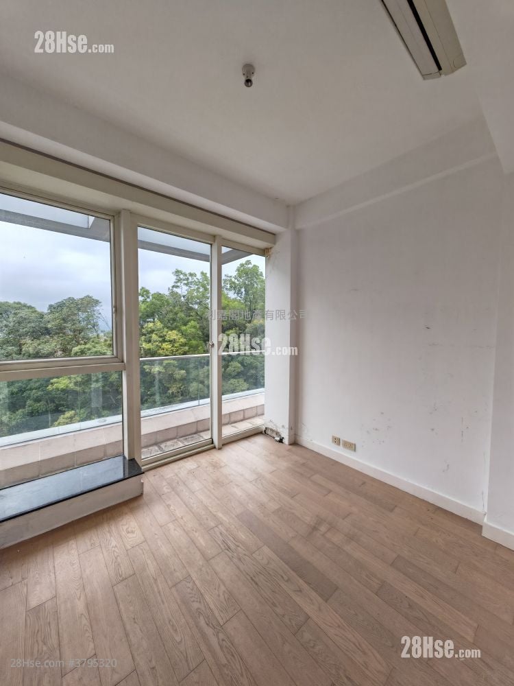 L'utopie Rental 4 Bedrooms , 2 Bathrooms 1,533 ft²