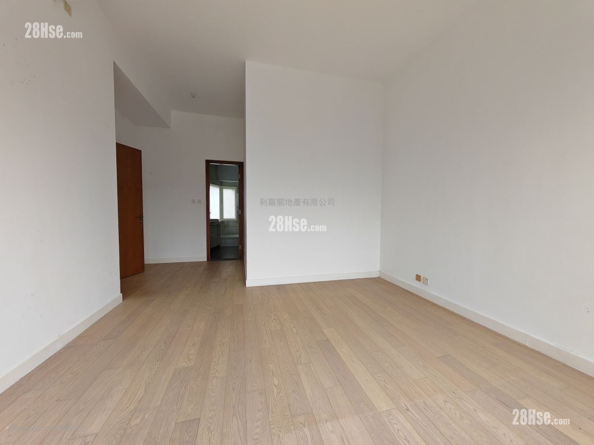 L'utopie Rental 4 Bedrooms , 2 Bathrooms 1,533 ft²