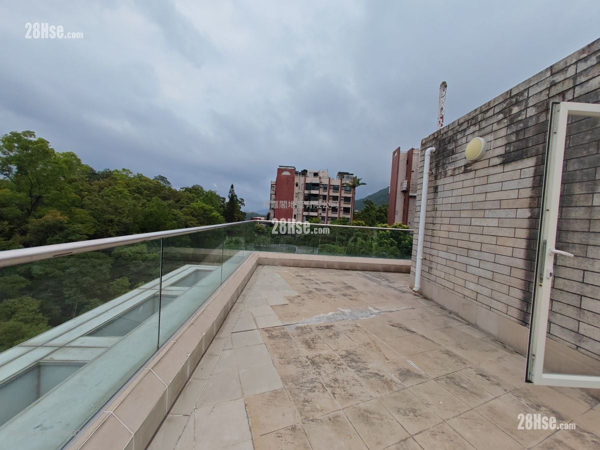 L'utopie Rental 4 Bedrooms , 2 Bathrooms 1,533 ft²