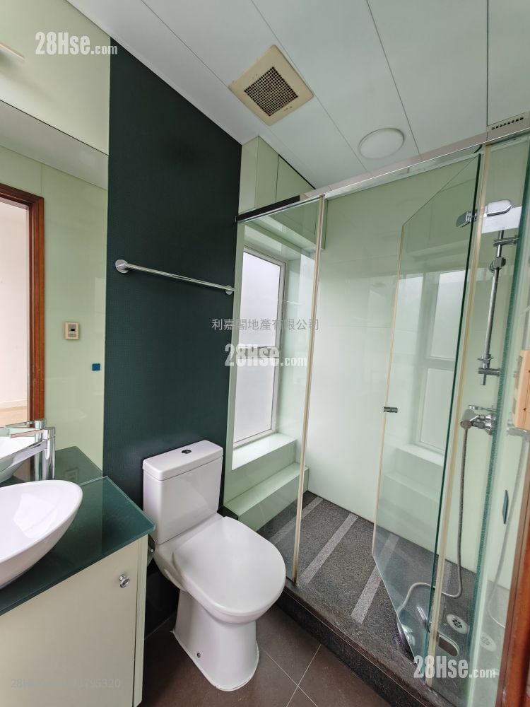 L'utopie Rental 4 Bedrooms , 2 Bathrooms 1,533 ft²