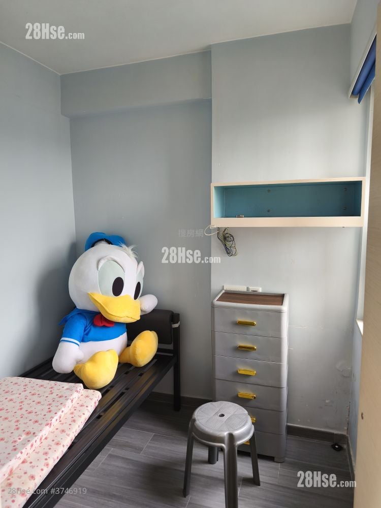 Hong Sing Garden Rental 2 Bedrooms , 1 Bathroom 450 ft²