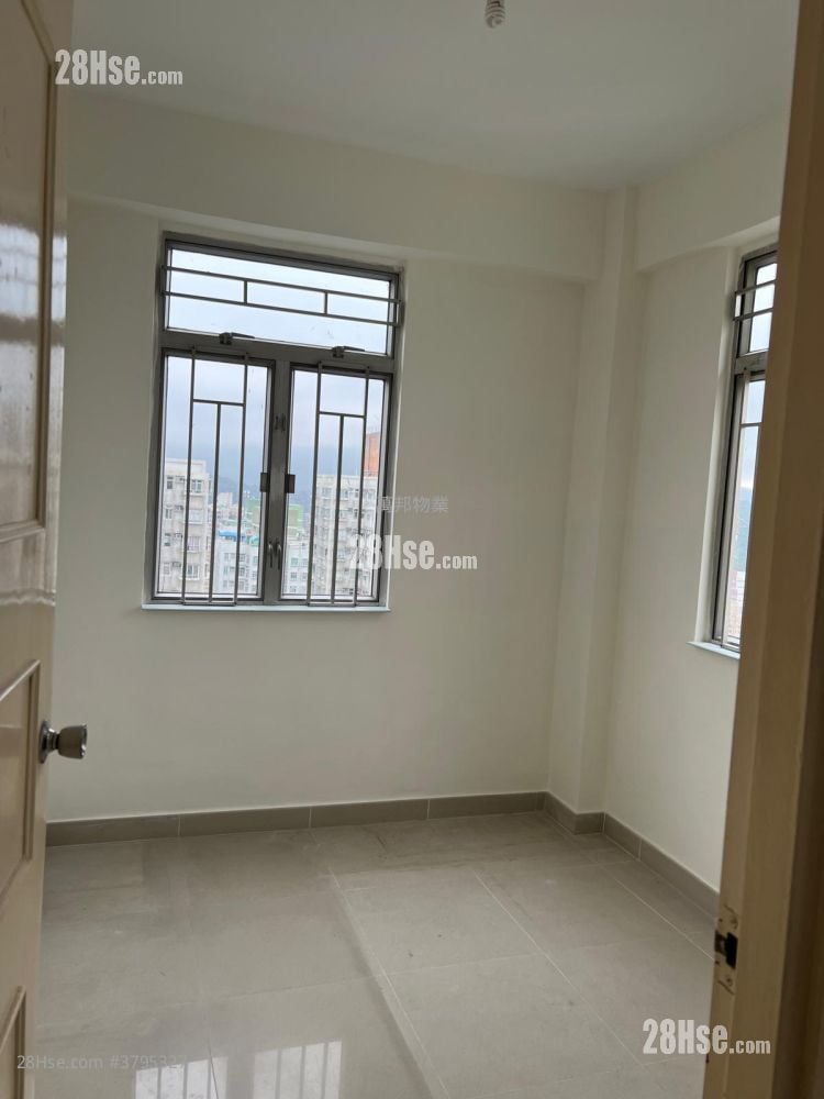 Tai Po Plaza Sell 2 Bedrooms , 1 Bathroom 412 ft²