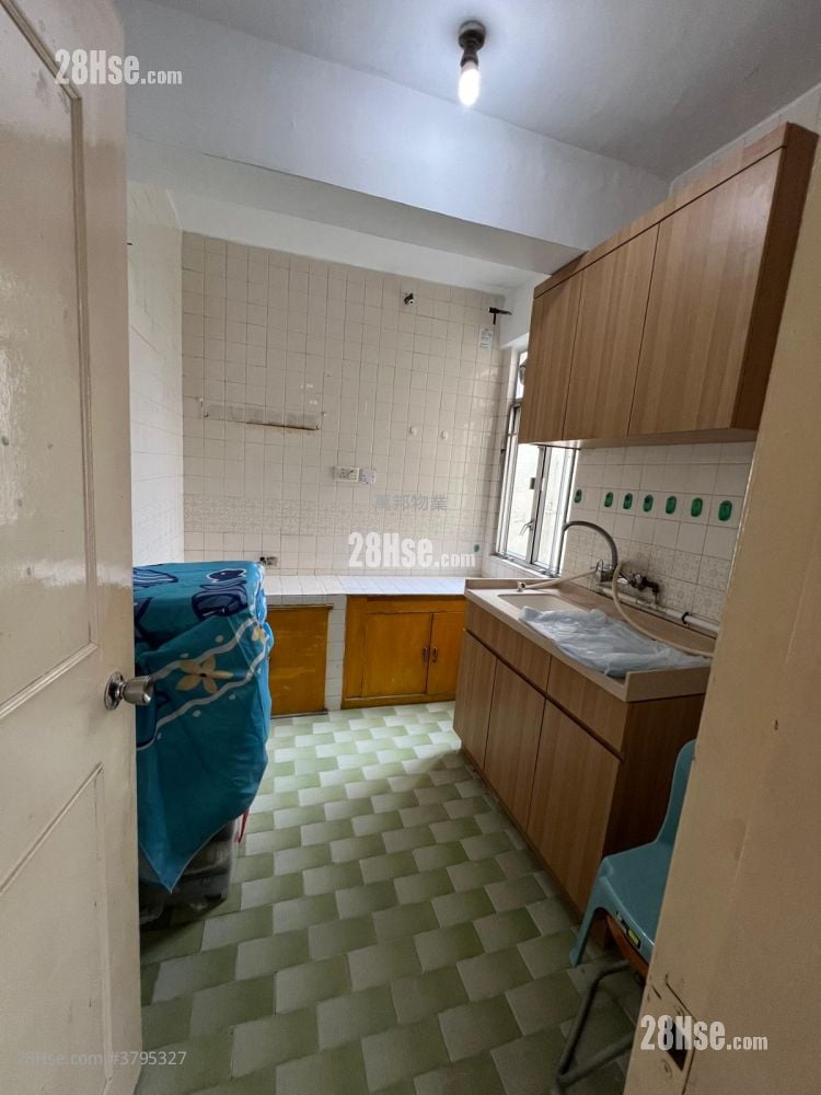 Tai Po Plaza Sell 2 Bedrooms , 1 Bathroom 412 ft²