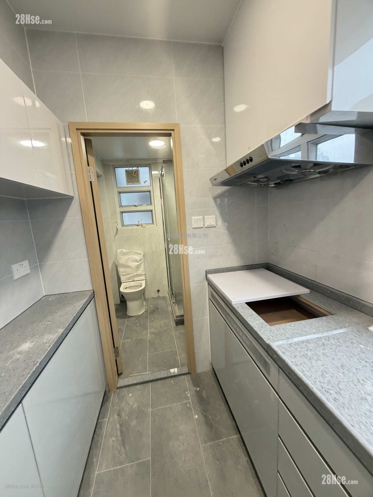 Wah To Building Sell 3 Bedrooms , 1 Bathroom 492 ft²