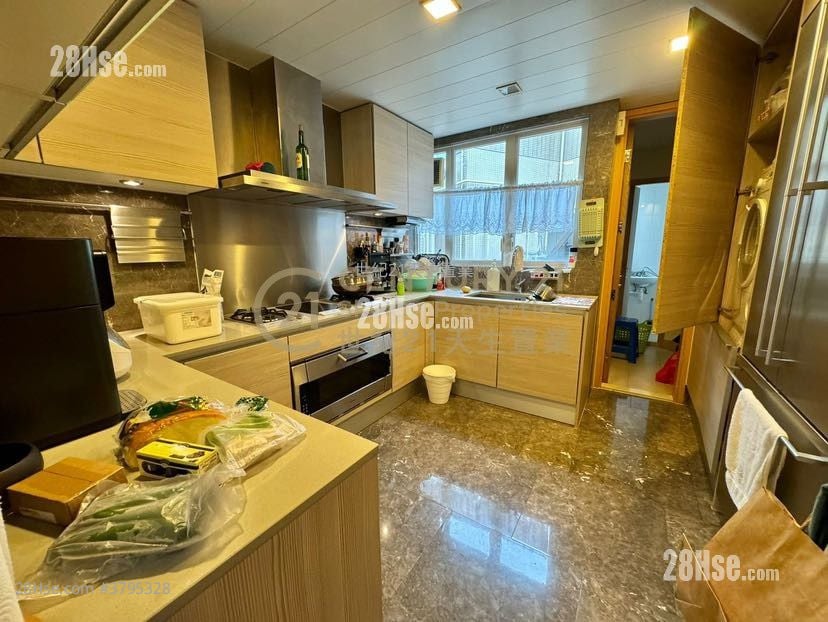 Avignon Sell 5+ Bedrooms , 3 Bathrooms 1,646 ft²