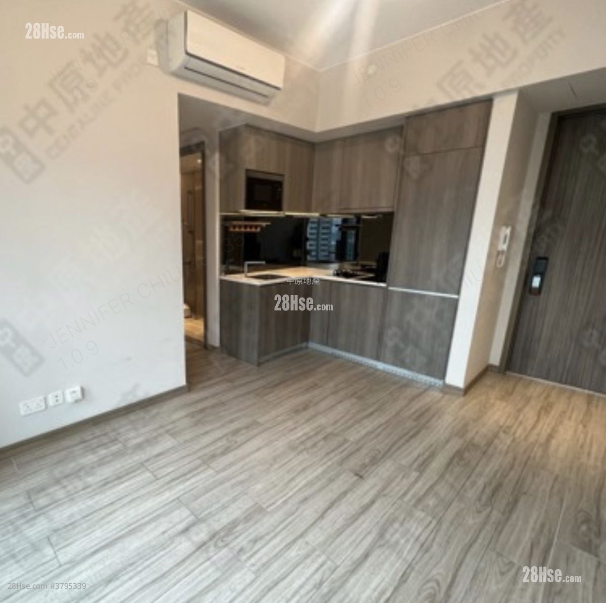 Park One Sell 4 Bedrooms 595 ft²