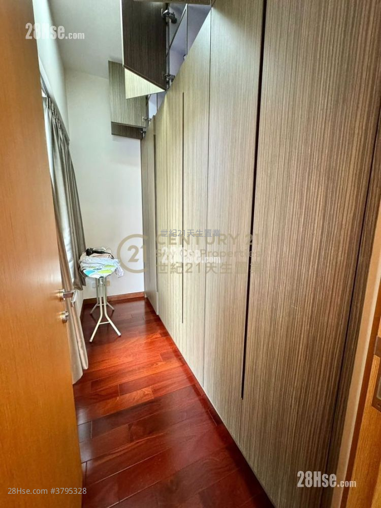 Avignon Sell 5+ Bedrooms , 3 Bathrooms 1,646 ft²