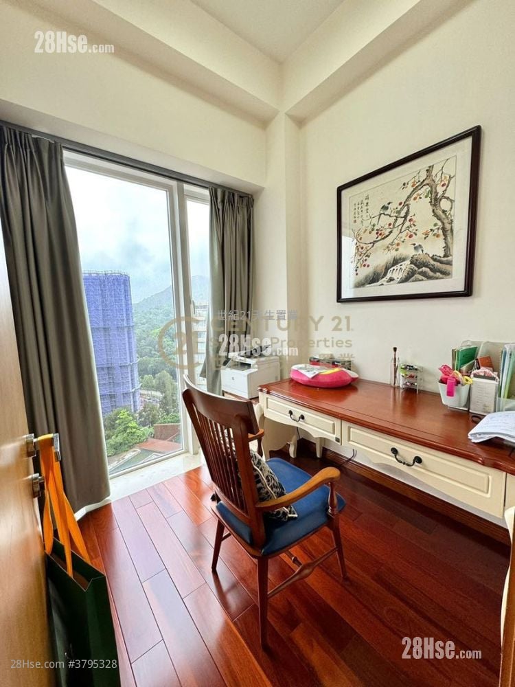 Avignon Sell 5+ Bedrooms , 3 Bathrooms 1,646 ft²