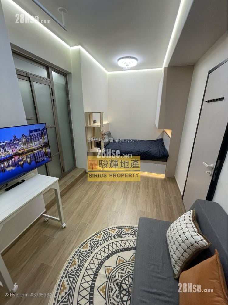 Yan On Building Rental 180 ft²