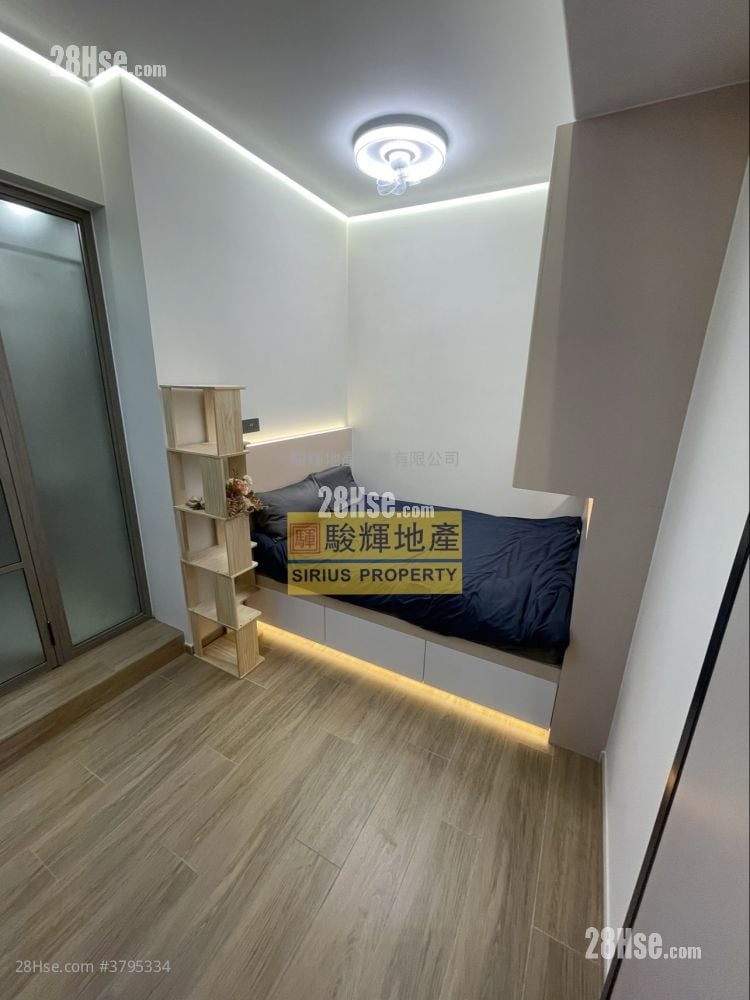 Yan On Building Rental 180 ft²