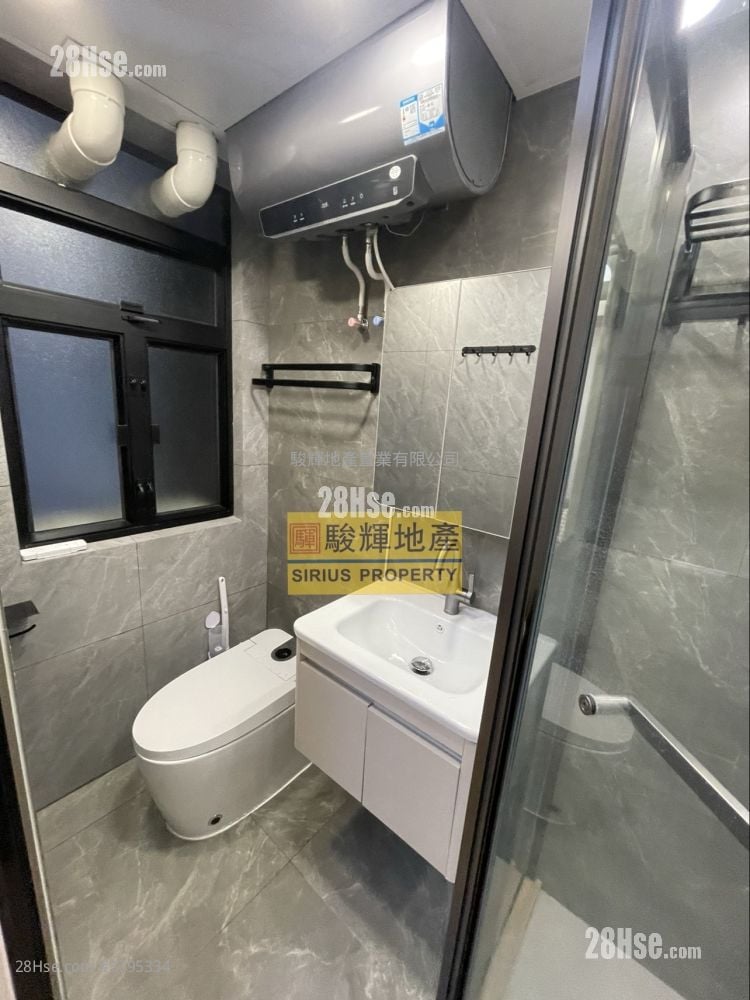 Yan On Building Rental 180 ft²